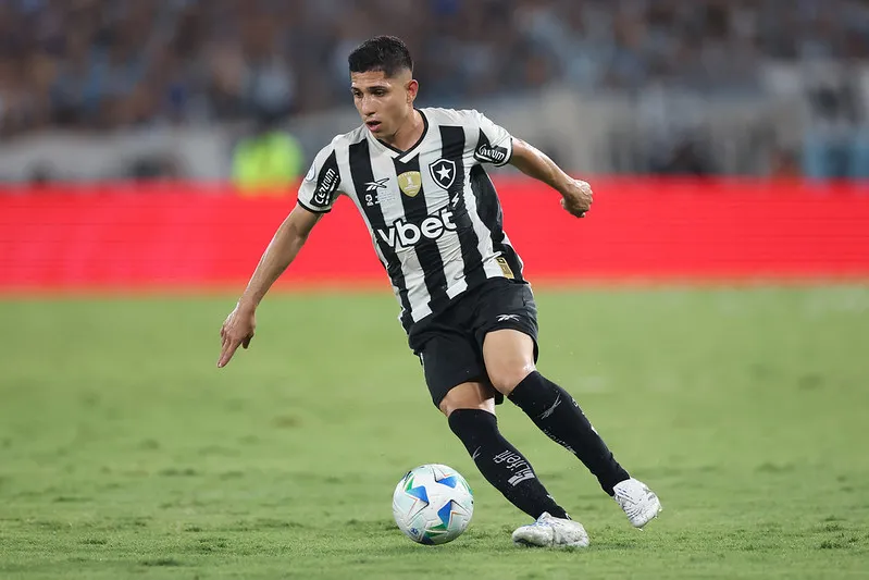 Savarino em ação na derrota para o Racing. Foto: Vitor Silva/Botafogo