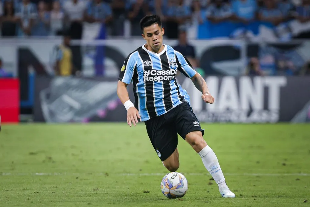 Aravena em partida pelo Imortal. Foto: Maxi Franzoi/AGIF