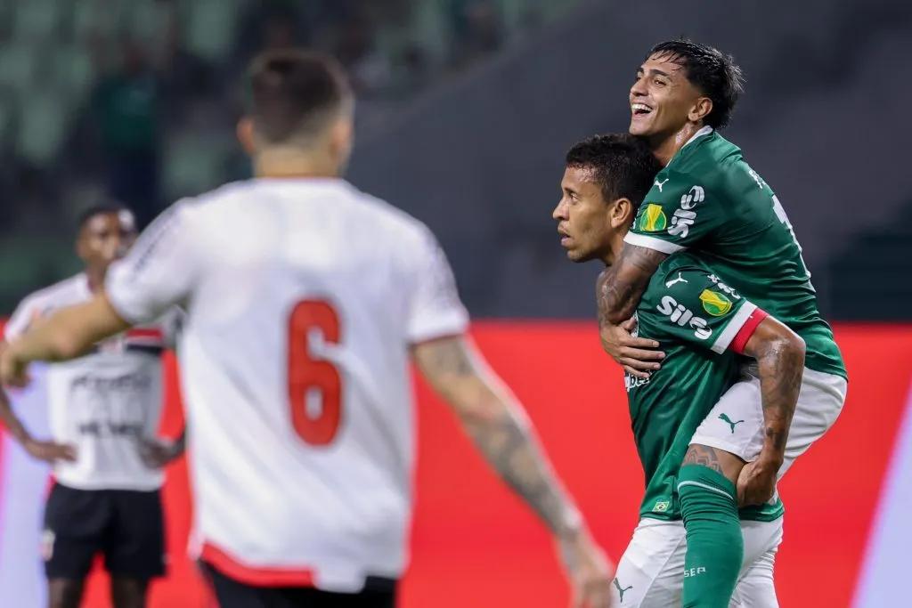 SP – SAO PAULO – 20/02/2025 – PAULISTA 2025, PALMEIRAS X BOTAFOGO-SP – Facundo Torres jogador do Palmeiras comemora seu gol durante partida contra o Botafogo-SP no estadio Arena Allianz Parque pelo campeonato Paulista 2025. Foto: Marcello Zambrana/AGIF