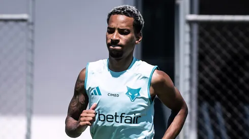 MP treinando na Toca da Raposa.