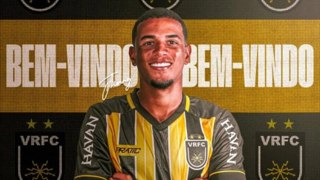 Na temporada passada, Jhonny defendeu o Coritiba (Foto: Divulgação)