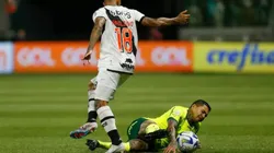 Dudu, do Palmeiras, se lesionou no jogo contra o Vasco no Brasileirão de 2023, no Allianz Parque Foto: Ricardo Moreira/Getty Images