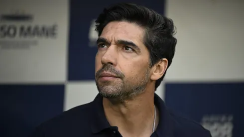 Abel Ferreira, técnico do Palmeiras, durante partida contra o Água Santa no Mané Garrincha pelo Campeonato Paulista 2025. Foto: Mateus Bonomi / AGIF