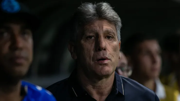 Renato Gaúcho, ex-técnico do Grêmio, durante partida contra o Atlético-MG na Arena MRV pelo Campeonato Brasileiro A 2024. Foto: Fernando Moreno / AGIF