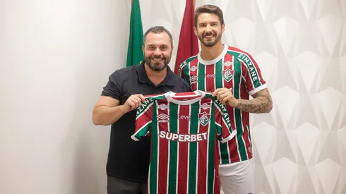 Everaldo já foi regularizado e pode jogar contra o Bangu.