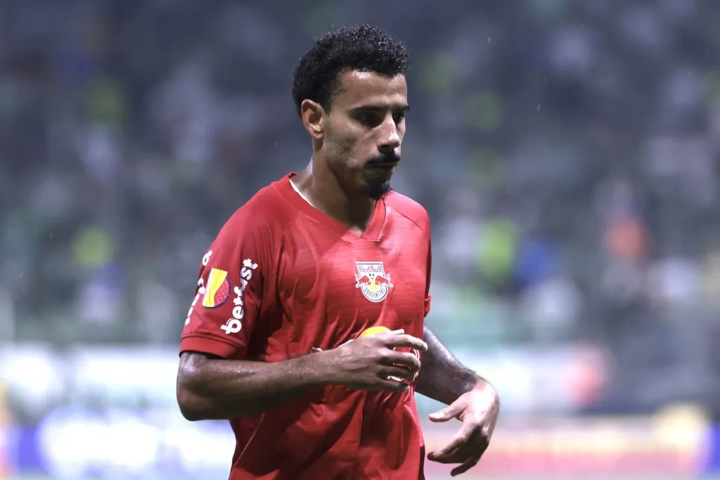Lucas Evangelista em jogo contra o Palmeiras. Foto: Marcello Zambrana/AGIF