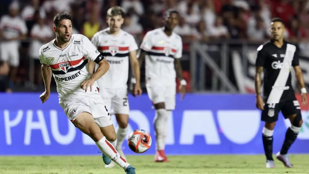 Calleri jogador do São Paulo durante partida contra o Ponte Preta no estádio Morumbi pelo campeonato Paulista 2025. Foto: Marcello Zambrana/AGIF