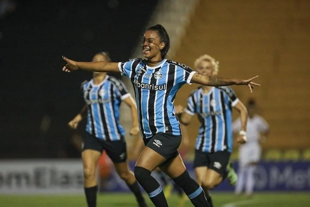 Zagueira foi campeã da Ladies Cup sub-20 com o Grêmio na temporada passada. Morgana Schuh / Grêmio/Divulgação