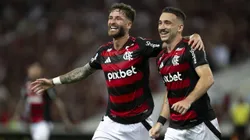 Leo Ortiz, jogador do Flamengo, comemora seu gol com Leo Pereira jogador da sua equipe durante partida contra o Marica no estadio Maracana pelo campeonato Carioca 2025. Foto: Jorge Rodrigues/AGIF