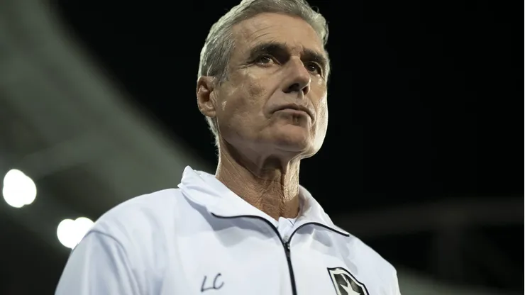 Luís Castro disse que não foi procurado pela direção botafoguense