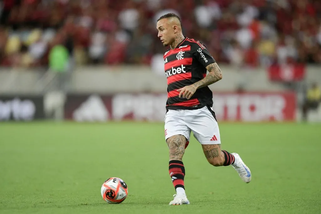 Atacante durante o jogo com Maricá. Foto: Thiago Ribeiro/AGIF