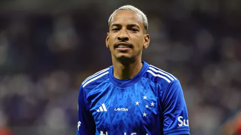 Meio-campista em ação pelo Cruzeiro - Foto: Gilson Lobo/AGIF