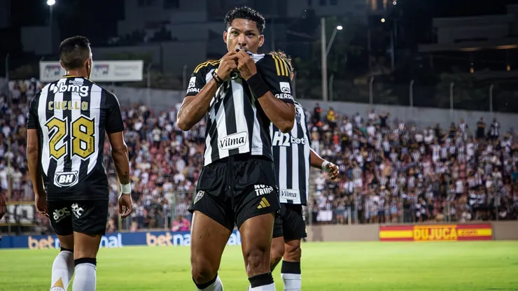 Rony Rústico, novo atacante do Galo comemora mais um gol pelo time mineiro