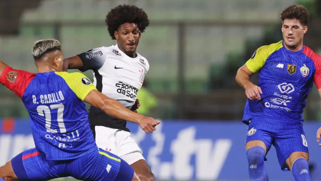 Corinthians x Universidad Central