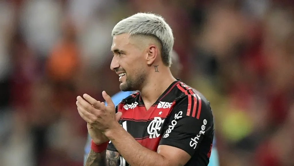 RJ – RIO DE JANEIRO – 22/02/2025 – CARIOCA 2025, FLAMENGO X MARICA – De Arrascaeta jogador do Flamengo durante partida contra o Marica no estadio Maracana pelo campeonato Carioca 2025. Foto: Thiago Ribeiro/AGIF