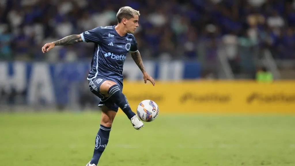 Fagner durante partida. Foto: Gilson Lobo/AGIF