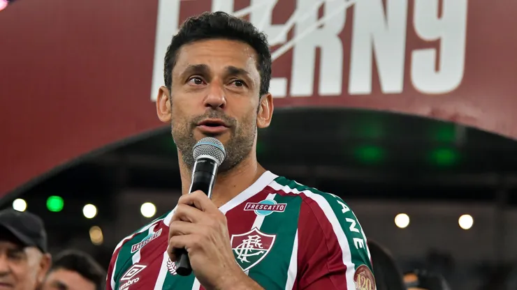 RJ - Rio de Janeiro - 09/07/2022 - BRASILLEIRO A, FLUMINENSE X CEARA - Fred jogador do Fluminense recebe homenagem apos partida contra o Ceara no estadio Maracana pela decisao do campeonato Brasileiro A 2022. Foto: Thiago Ribeiro/AGIF