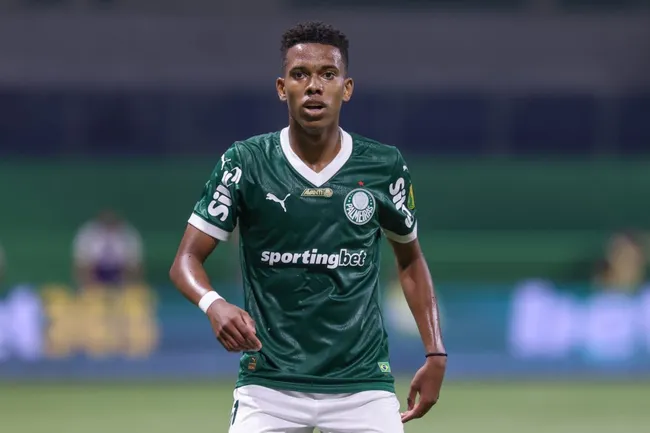 Estevão, do Palmeiras, durante partida contra o Botafogo-SP no Allianz Parque pelo Campeonato Paulista 2025. Foto: Marcello Zambrana / AGIF