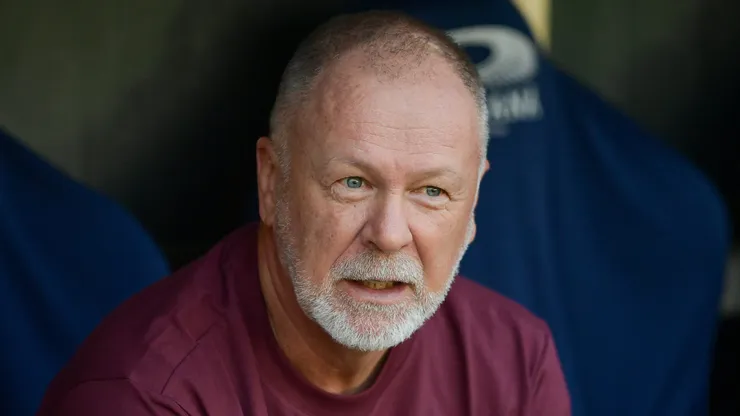 Mano Menezes técnico do Fluminense durante partida contra o Nova Iguaçu no estádio Maracanã pelo campeonato Carioca 2025.