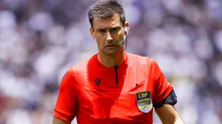 O árbitro Jonathan Benkenstein em partida no Brasileirão 2024.