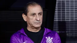 Treinador do Timão em jogo do Campeonato Paulista