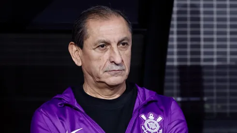 Treinador do Timão em jogo do Campeonato Paulista