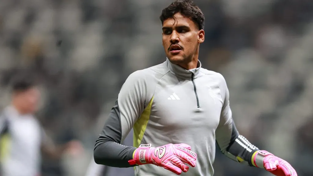 Matheus Mendes não joga mais pelo Galo - Foto: Ettore Chiereguini/AGIF