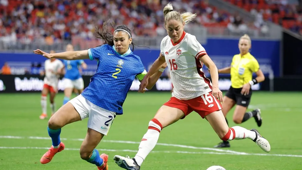 Antonia contra o Canadá pela Seleção Brasileira