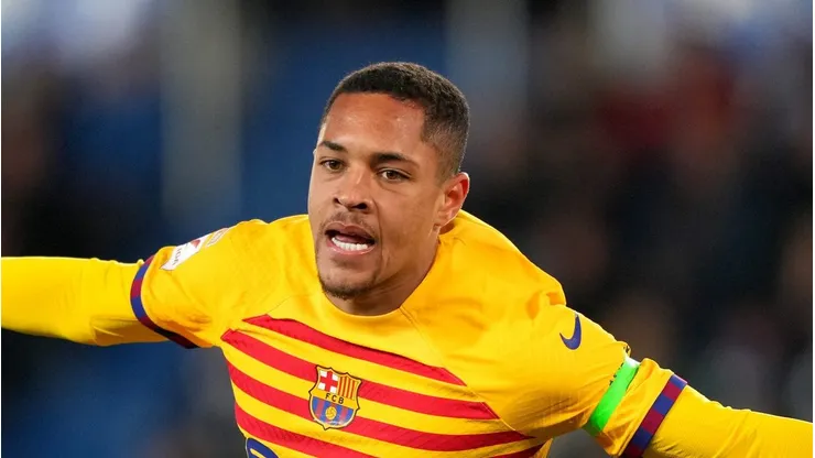 Vitor Roque vai retornar ao futebol brasileiro.