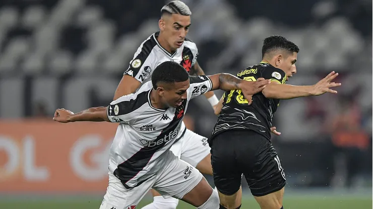 Vasco e Botafogo abrem a rodada de domingo fora da zona de classificação às semifinais