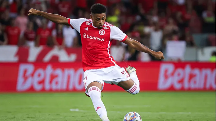 Victor Gabriel tem um gol e uma assistência em nove jogos pelo Internacional em 2025.