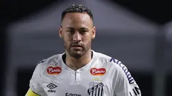 Neymar, atacante do Santos, fez gol olímpico contra a Inter de Limeira