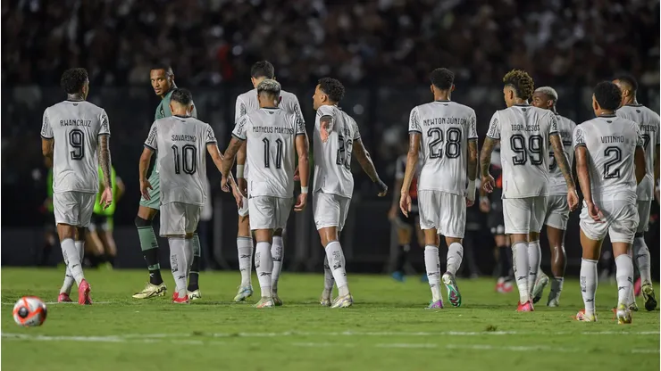 Glorioso jogou mal e perdeu o clássico - Foto: Thiago Ribeiro/AGIF.