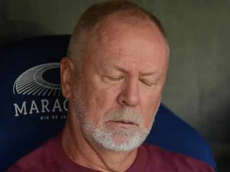 Mano Menezes comemora classificação, mas dá 'puxão de orelha' no elenco