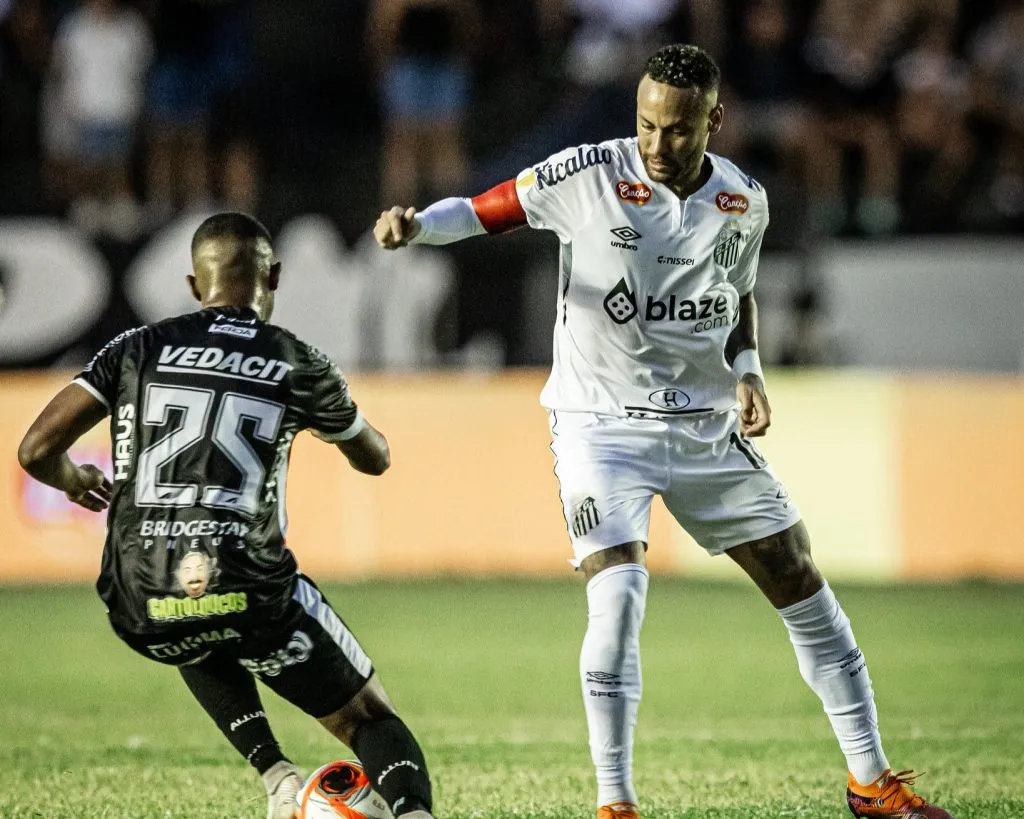 Neymar em campo contra a Inter de Limeira. Foto: Raul Baretta/Santos FC