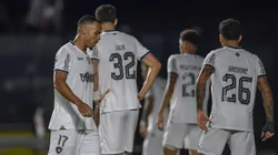 Jogadores do Botafogo lamentam derrota para o Vasco e eliminação do Campeonato Carioca, em Sao Januario