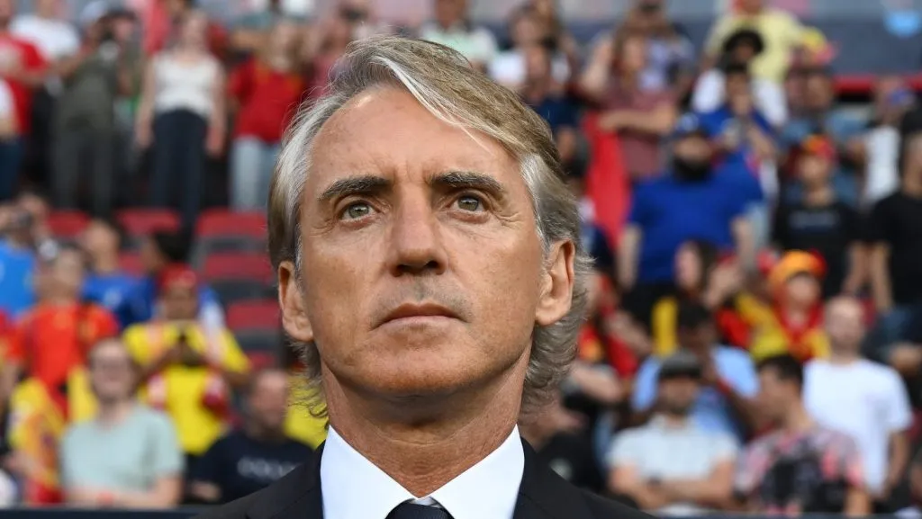 (Foto: Claudio Villa/Getty Images) – Roberto Mancini é aprovado por Textor