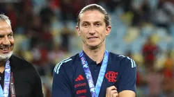 Filipe Luís é informado sobre decisão do Vasco