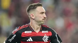 RJ - RIO DE JANEIRO - 12/02/2025 - CARIOCA 2025, FLAMENGO X BOTAFOGO - Leo Ortiz jogador do Flamengo comemora seu gol durante partida contra o Botafogo no estadio Maracana pelo campeonato Carioca 2025.