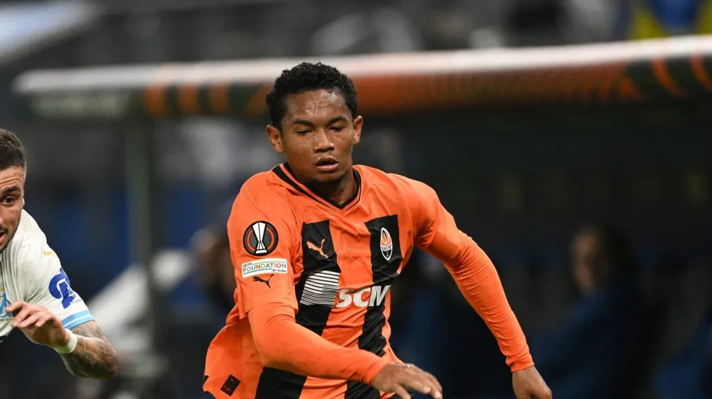 Foto: Stuart Franklin/Getty Images – Eguinaldo durante jogo do time ucraniano na Europa League.