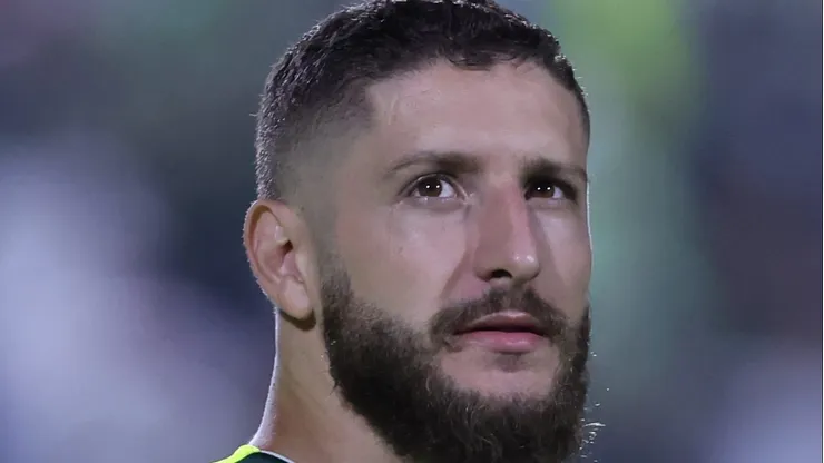 Zé Rafael está chegando ao Santos