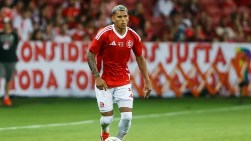 Braian Aguirre em ação pelo Internacional