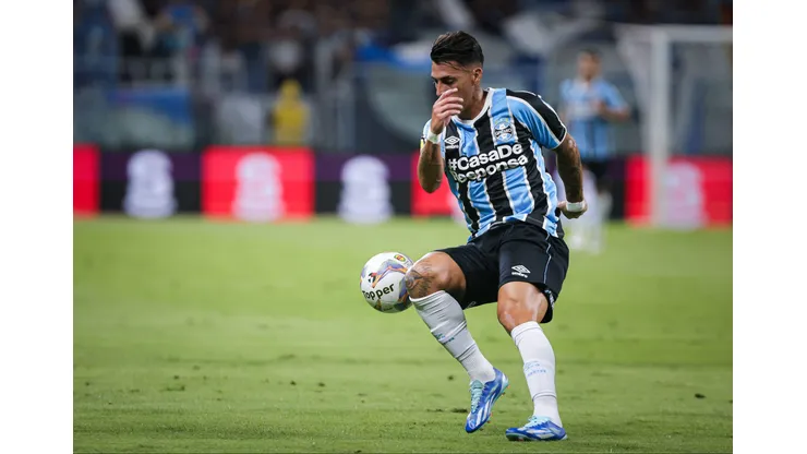 RS - PORTO ALEGRE - 08/02/2025 - GAUCHO 2025, GREMIO X INTERNACIONAL - Pavón é uma das novidades do Grêmio para o próximo jogo.