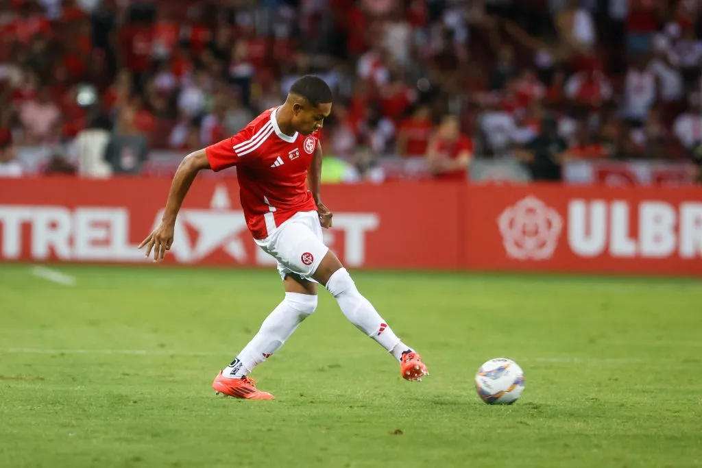 Vitinho vem chamando a atenção em início pelo Inter. Foto: Luiz Erbes/AGIF