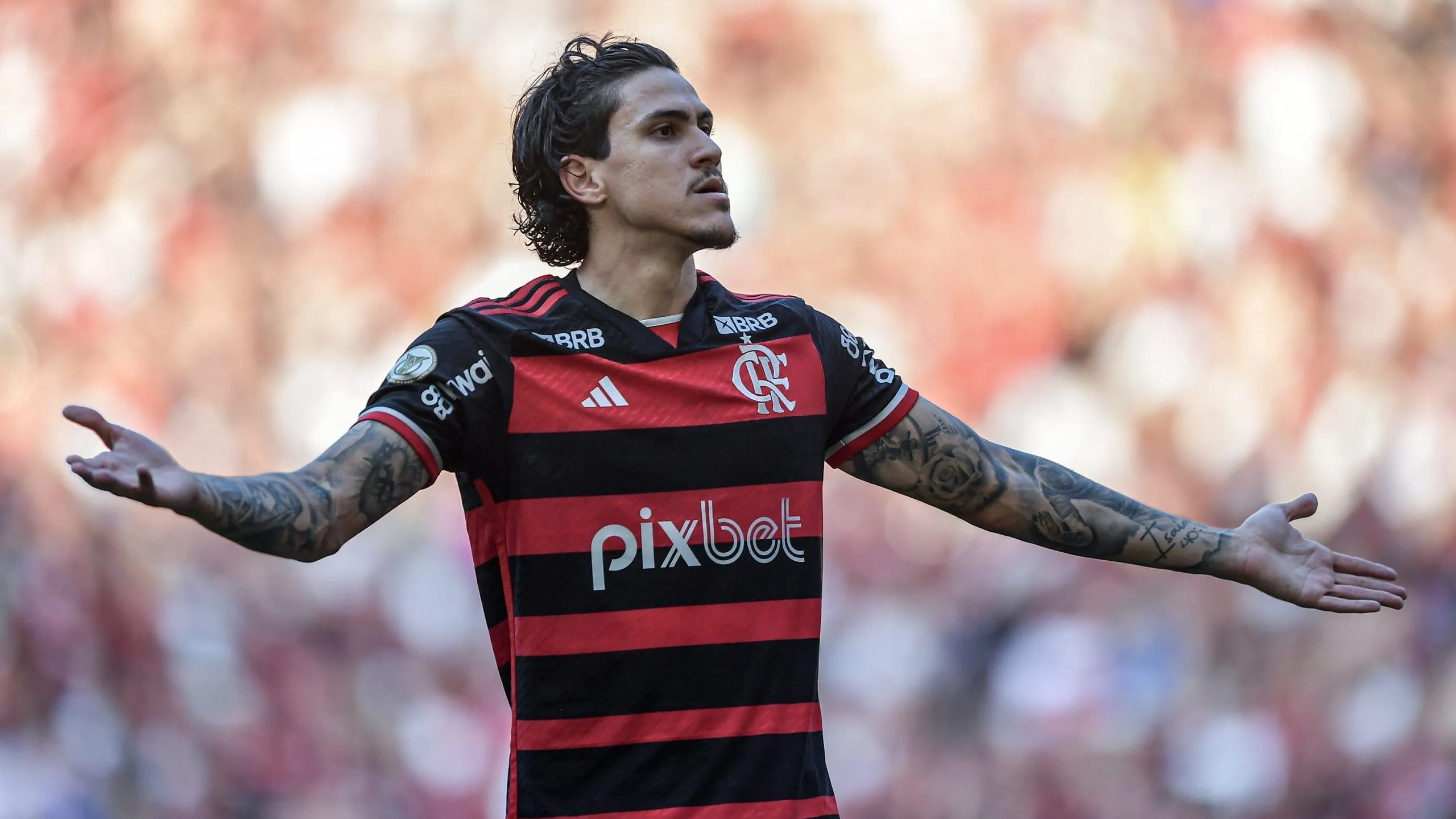 Pedro comemorando. Foto: Thiago Ribeiro/AGIF