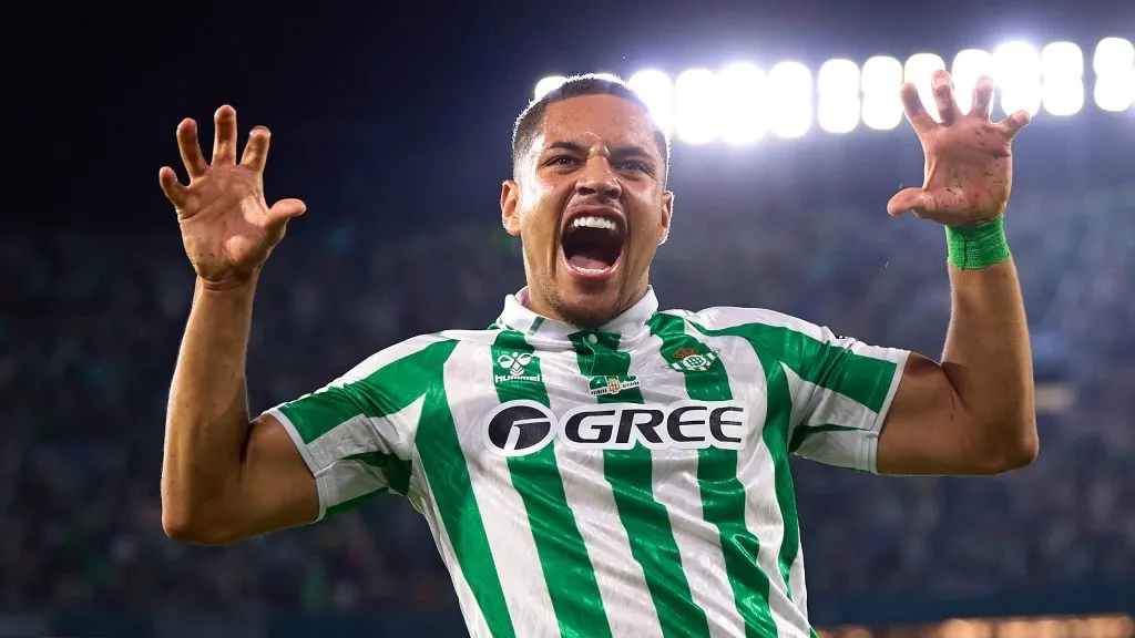 Vitor Roque será jogador do Palmeiras após FIFA autorizar negócio do Barcelona com Verdão nesta janela. Foto: Fran Santiago/Getty Images