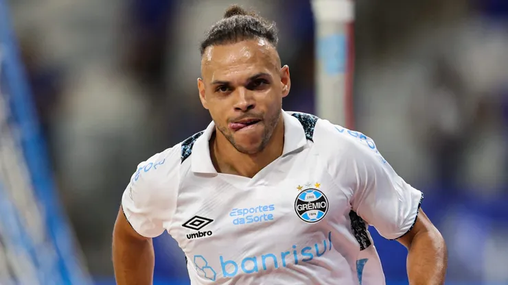 Grêmio de Braithwaite pode se beneficiar da desistência do Santos.