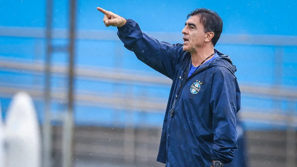 Quinteros em treino do Grêmio