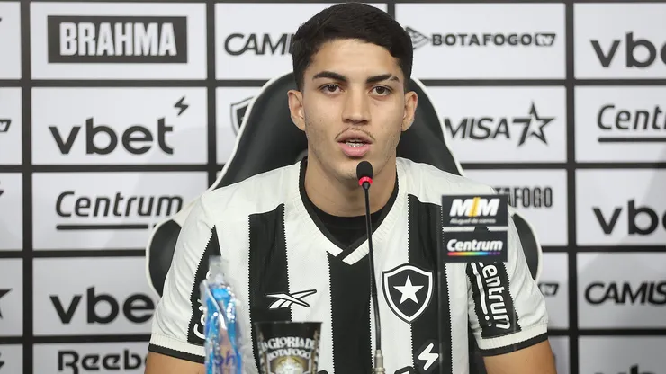 Jair, novo zagueiro do Botafogo - Foto: Vitor Silva/Botafogo