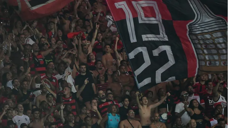 Torcida do Flamengo sofreu com o alto preço dos ingressos na Taça Guanabara